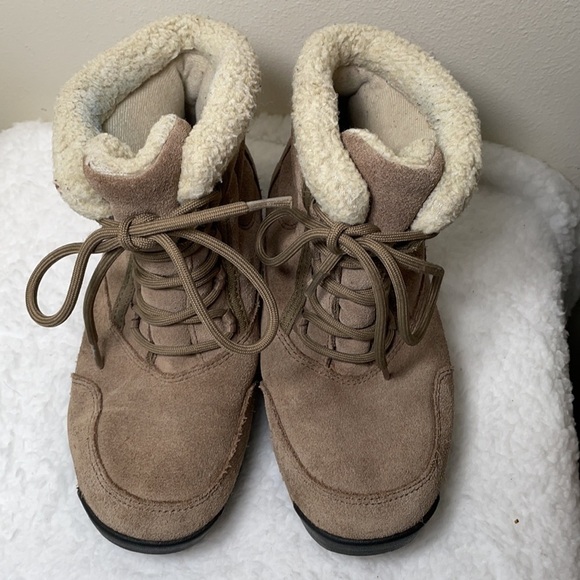 SOREL Waterfall Low Lace Waterproof Thinsulate Boot Size 6.5 - Picture 2 of 13